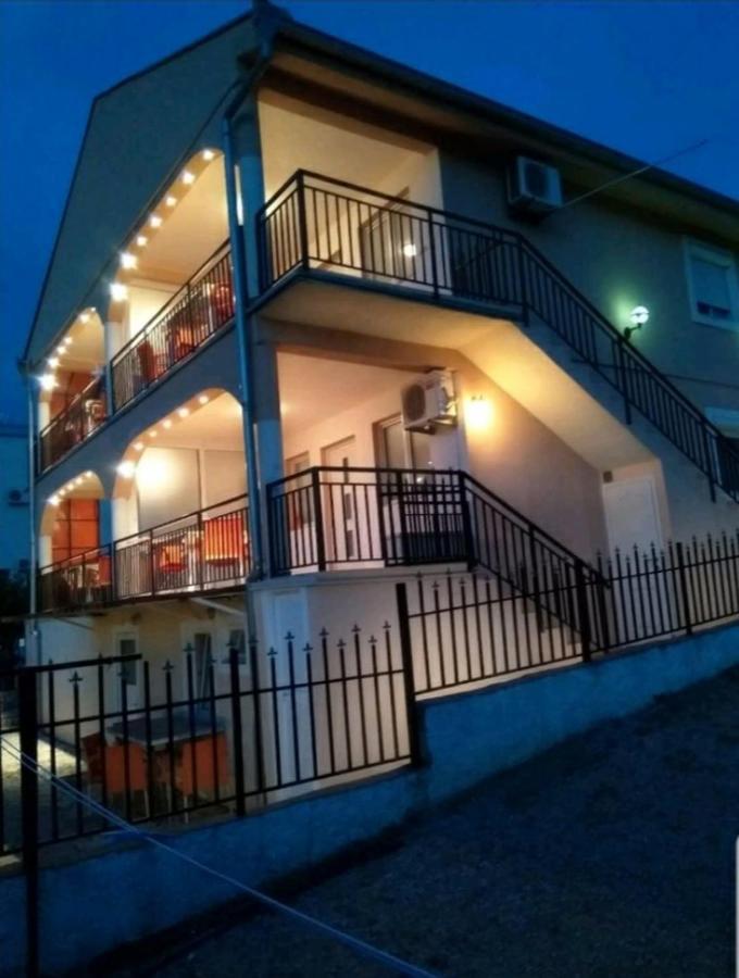 Apartmani Ljubica Utjeha Exterior foto