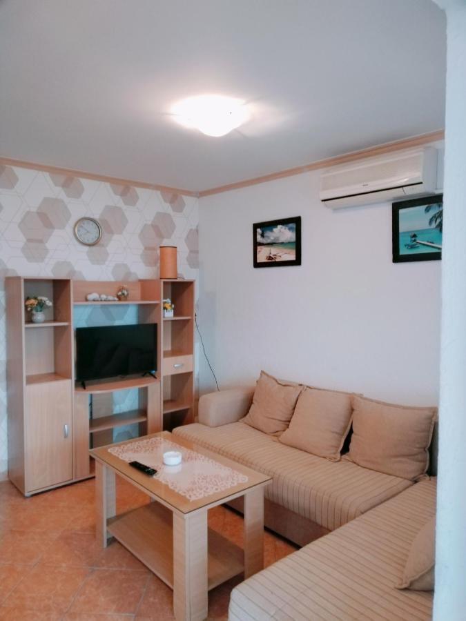 Apartmani Ljubica Utjeha Exterior foto