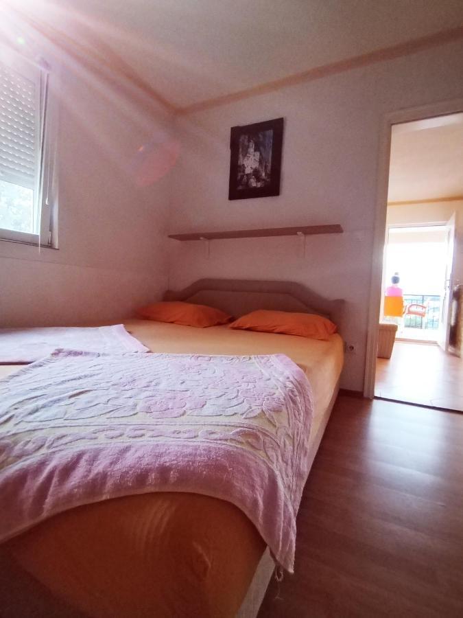 Apartmani Ljubica Utjeha Exterior foto