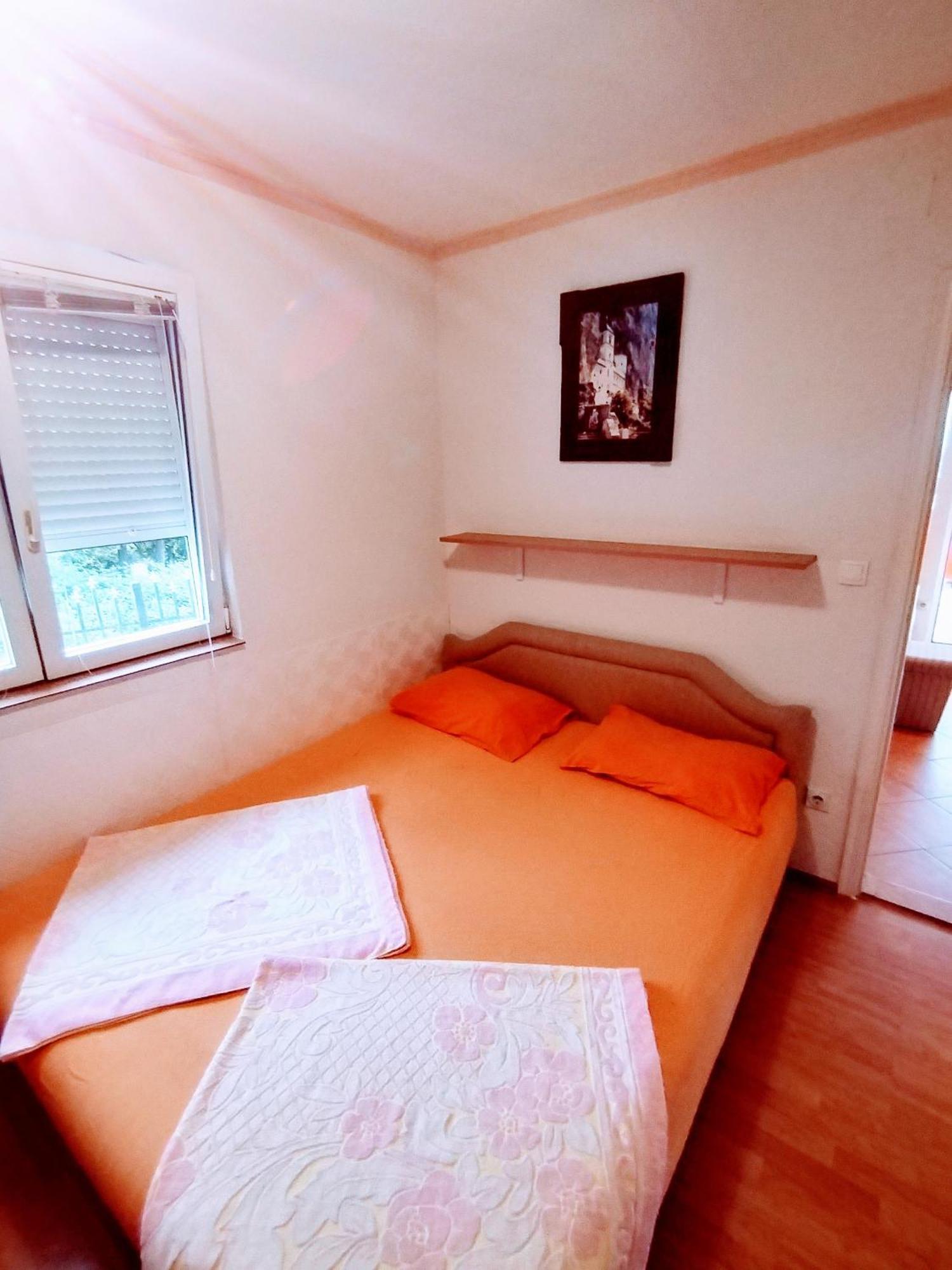 Apartmani Ljubica Utjeha Exterior foto